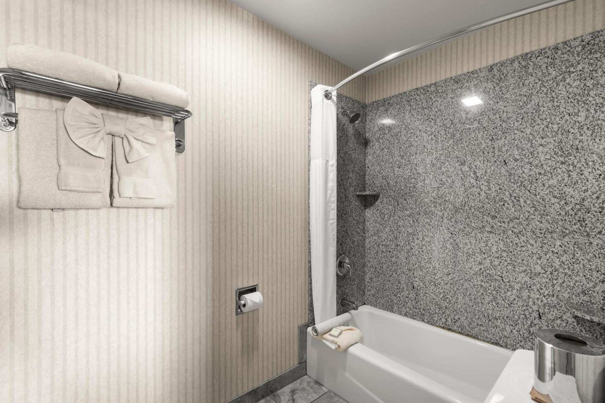 Surf And Sand Lodge Fort Bragg Room photo